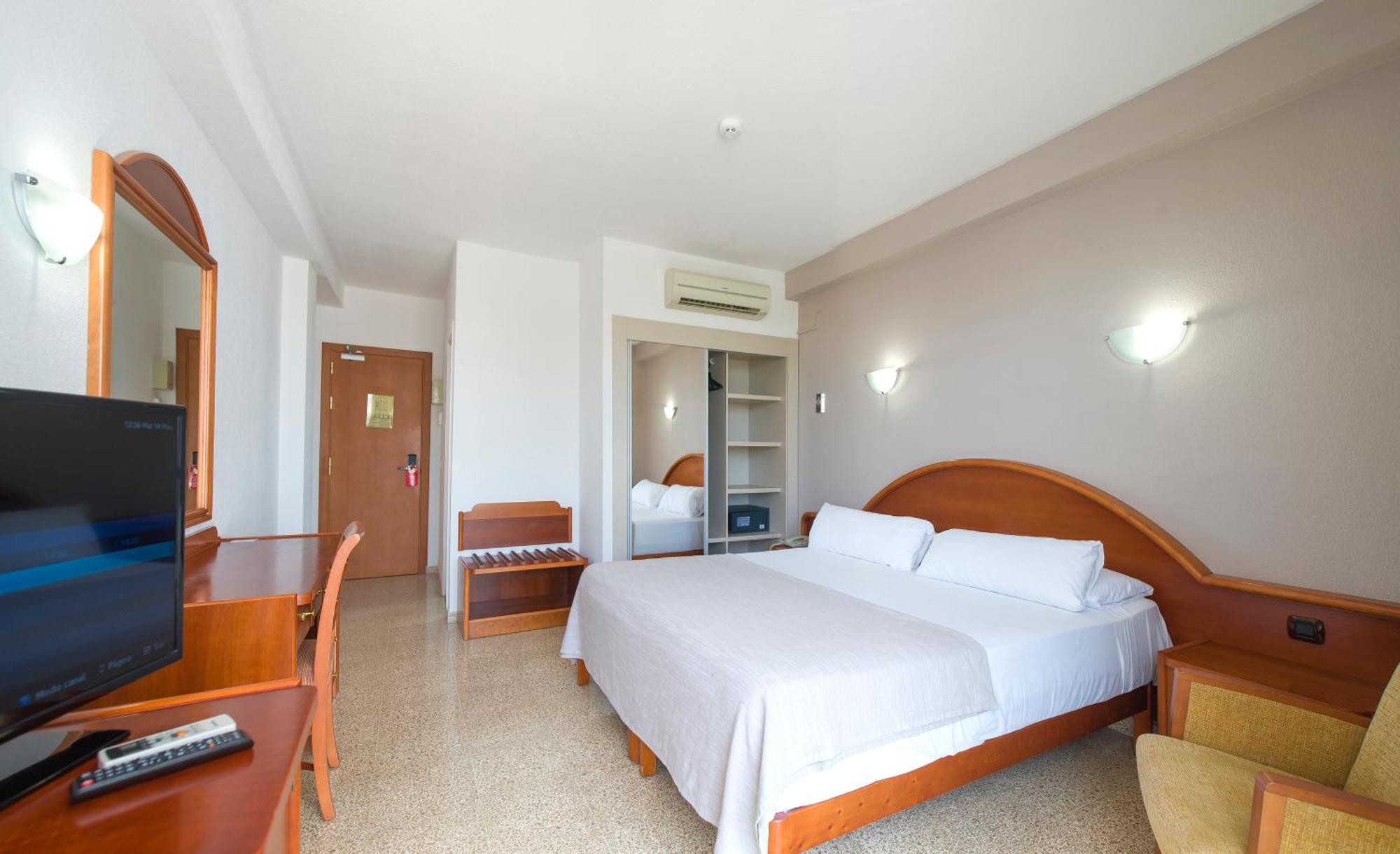 Hotel Marfil Sant Antoni de Portmany Extérieur photo